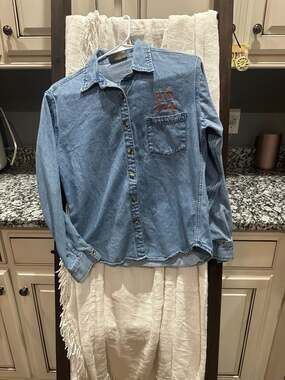 Signature Expressions UT Vols Embroidered Denim Button Down Shirt